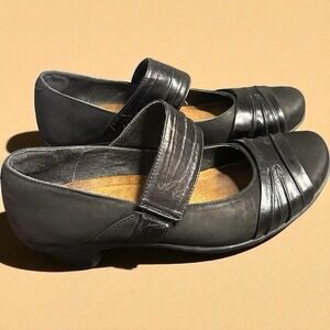 Naot Women's Attitude Black Leather Mary Jane Shoes 40 US 9 Comfort Heel‎